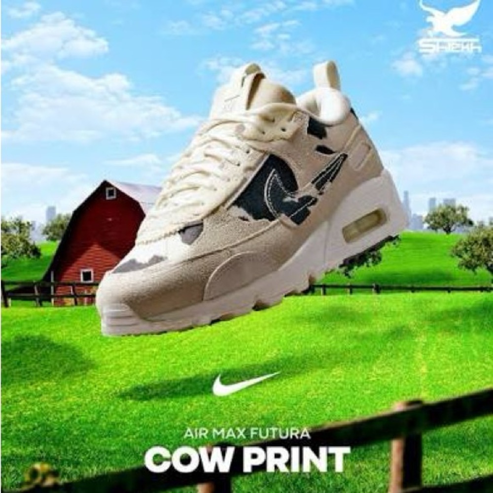 Nike Air Max Futura Cream and Black Sneakers